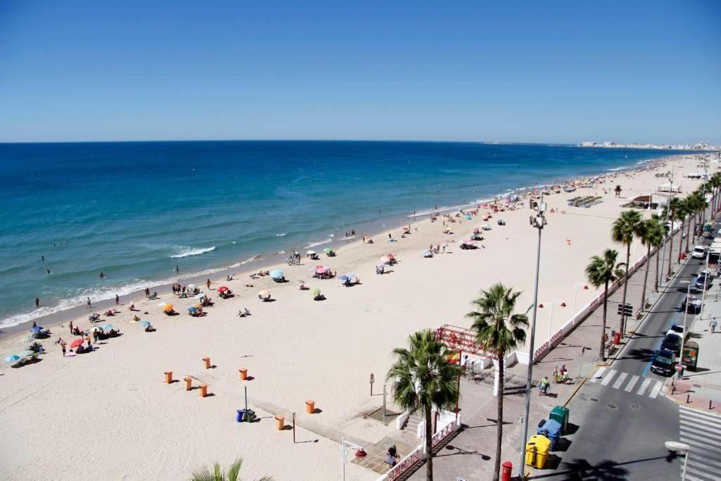 Appartement Piso Amplio Frente Al Mar En Pleno Paseo Maritimo. *